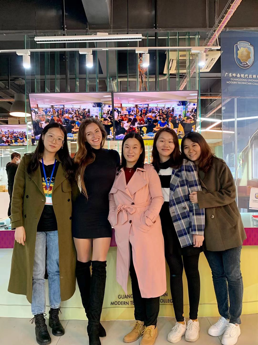 微信图片_20201204211357.jpg 莱佛士再入广技宣讲,与学生、家长们零距离